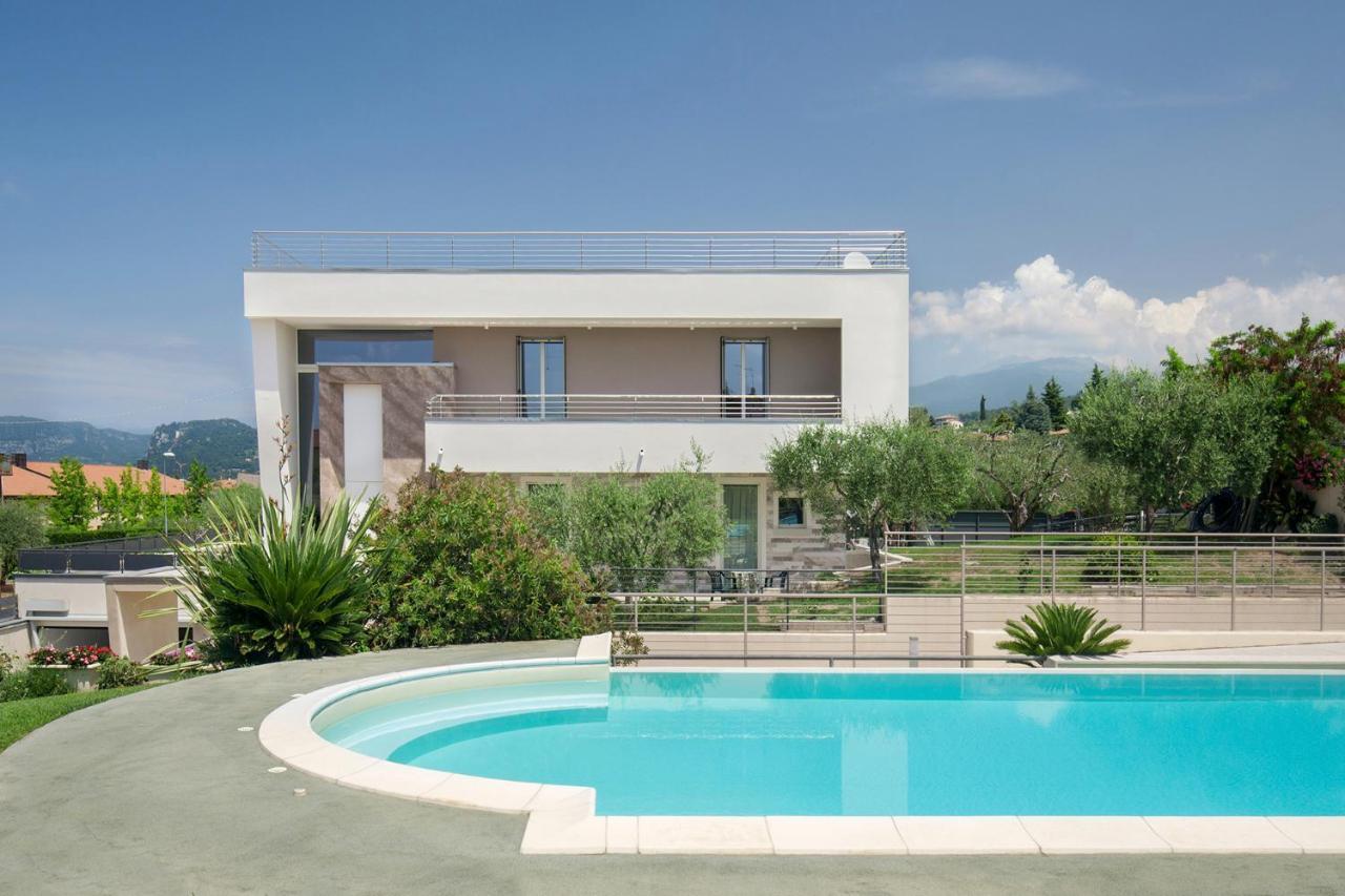 Villa Aurora-Holiday Home Apt 1 บาร์โดลิโน ภายนอก รูปภาพ