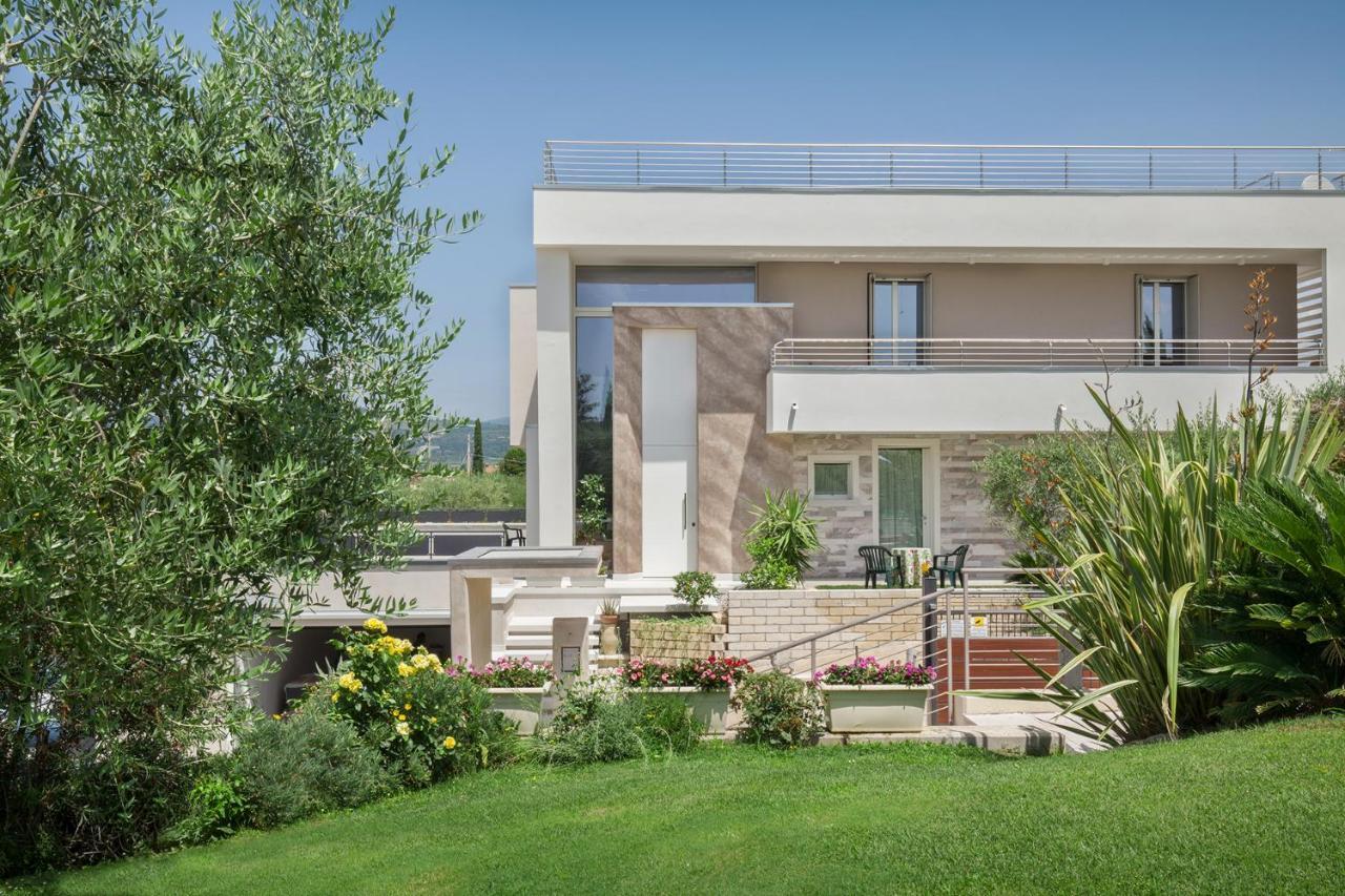 Villa Aurora-Holiday Home Apt 1 บาร์โดลิโน ภายนอก รูปภาพ